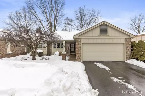 3116 Maple Villa, Grand Rapids, MI 49508