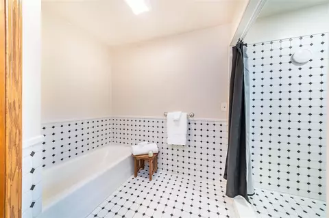 Bath - 305 Annes, Plainwell, MI 49080 photo 2 of 4