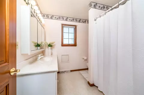 Bath - 305 Annes, Plainwell, MI 49080 photo 4 of 4