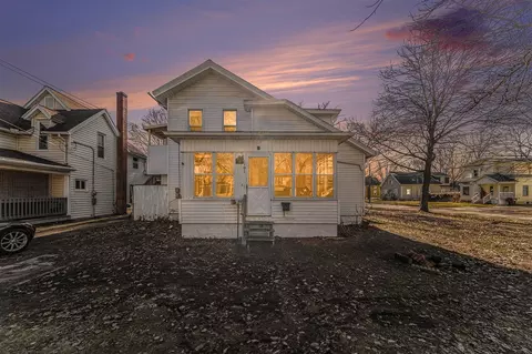 Exterior - 1701 E Ganson, Jackson, MI 49202 photo 3 of 9