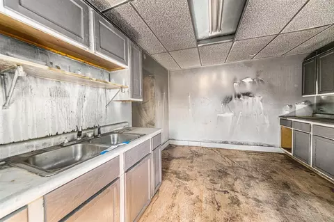 Kitchen - 1701 E Ganson, Jackson, MI 49202 photo 1 of 3
