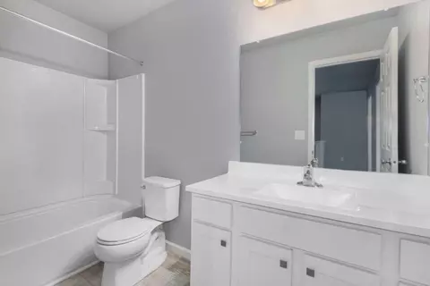 Bath - 602 Oklahoma, Three Rivers, MI 49093 photo 4 of 4