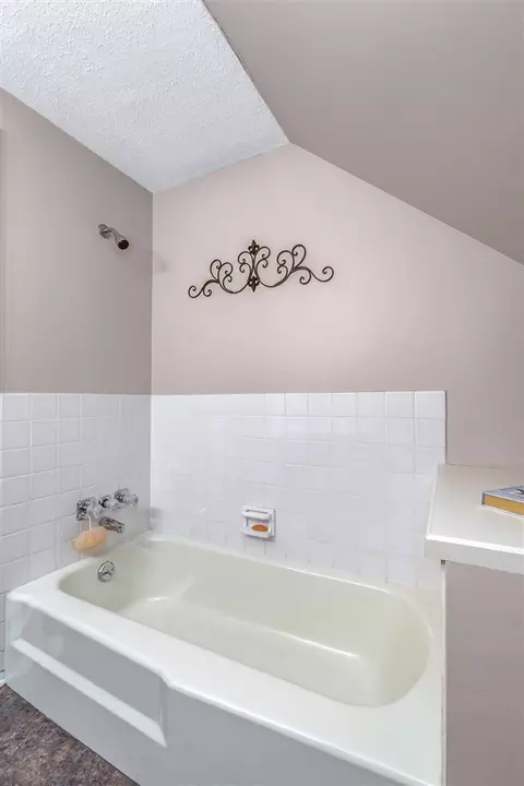 Bath - 706 Tomahawk, Coldwater, MI 49036 photo 6 of 6