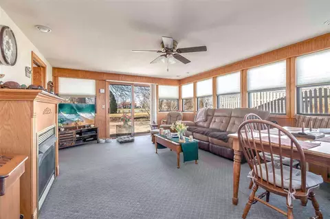 Living - 706 Tomahawk, Coldwater, MI 49036 photo 2 of 4
