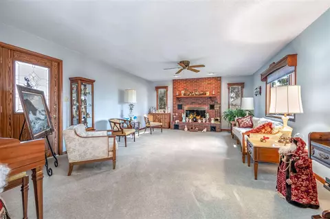 Living - 706 Tomahawk, Coldwater, MI 49036 photo 4 of 4