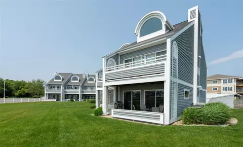 117 Millpoint UNIT 17, Spring Lake, MI 49456