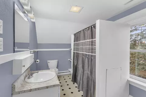 Bath - 712 Griswold, Jackson, MI 49203 photo 3 of 4