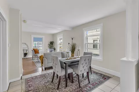 Dining - 712 Griswold, Jackson, MI 49203 photo 3 of 3