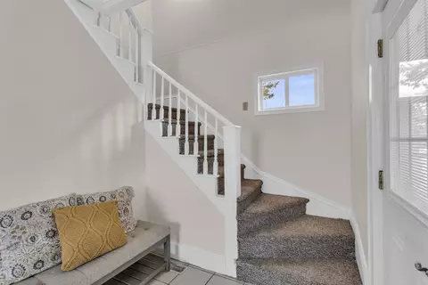 Entry Way - 712 Griswold, Jackson, MI 49203 photo 1 of 1
