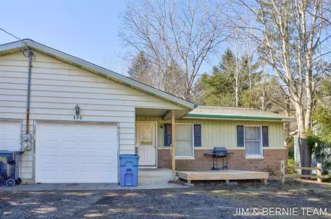 490 Union, Douglas, MI 49406 photo 2