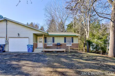 490 Union, Douglas, MI 49406 photo 3