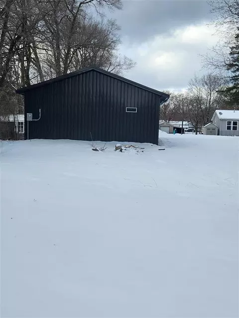 511 Vincent, Belding, MI 48809 photo 4