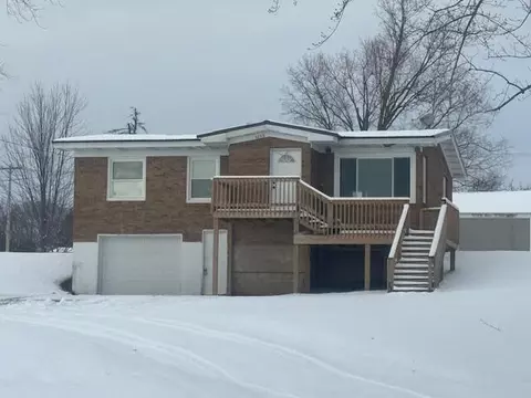 5256 Spring Grv, Fremont, MI 49412