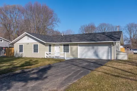7979 Forest Bch, Watervliet, MI 49098
