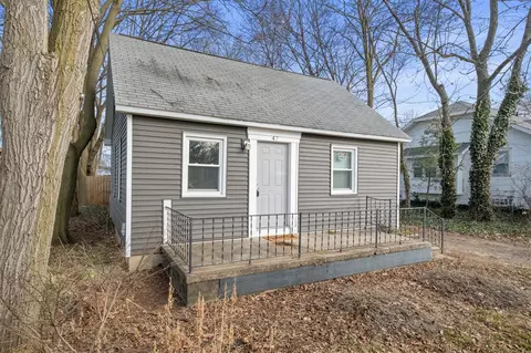 47 Maplelawn, Kentwood, MI 49548