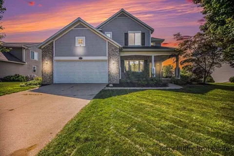 6677 Winter Crk, Norton Shores, MI 49444