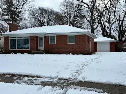 813 Oakmere, Muskegon, MI 49445