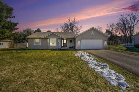 62417 Oak Shadows, Lawton, MI 49065