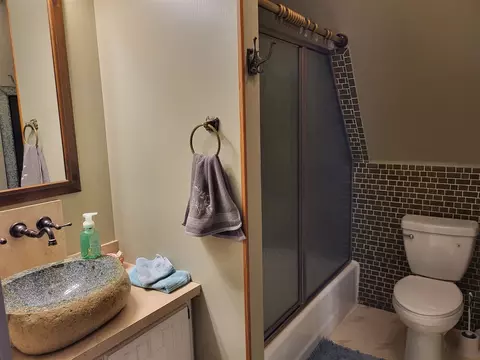 Bath - 11497 S Woodruff, Blanchard, MI 49310 photo 3 of 3