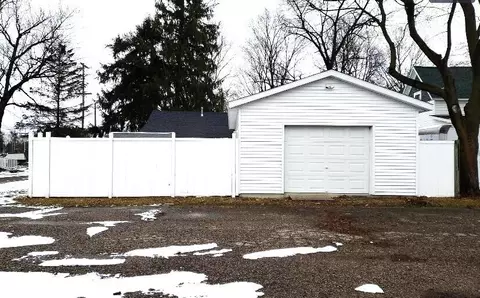 40 E State, Grant, MI 49327 photo 13