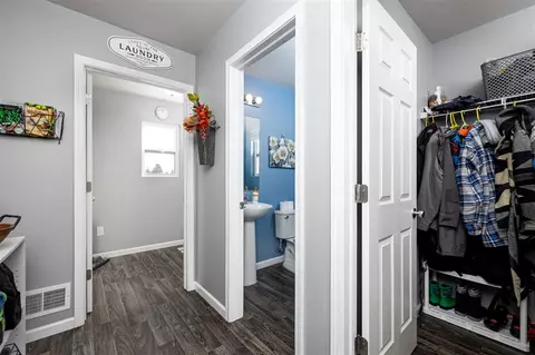 Entry Way - 7029 Jolyn, Jackson, MI 49201 photo 2 of 3