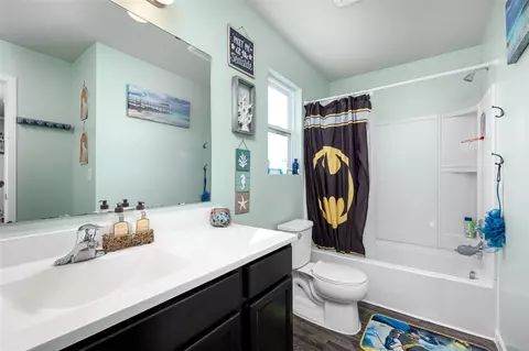 Bath - 7029 Jolyn, Jackson, MI 49201 photo 2 of 2