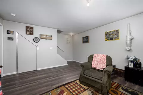 Living - 7029 Jolyn, Jackson, MI 49201 photo 4 of 4