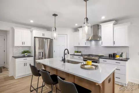 Kitchen - 939 Buttrick, Ada, MI 49301 photo 1 of 4