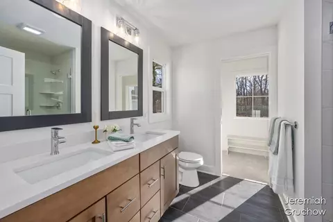 Bath - 939 Buttrick, Ada, MI 49301 photo 1 of 4