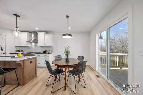 Dining - 939 Buttrick, Ada, MI 49301 photo 2 of 2