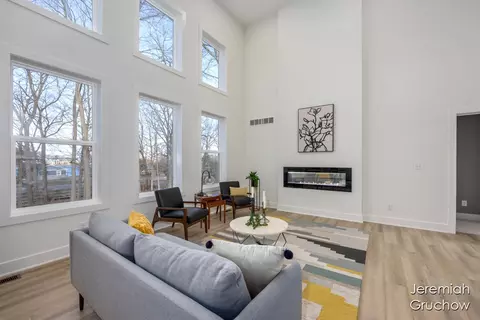 Living - 939 Buttrick, Ada, MI 49301 photo 2 of 4