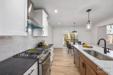 Kitchen - 939 Buttrick, Ada, MI 49301 photo 2 of 4