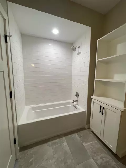 Bath - 14205 Wildwood, Harbert, MI 49115 photo 4 of 5