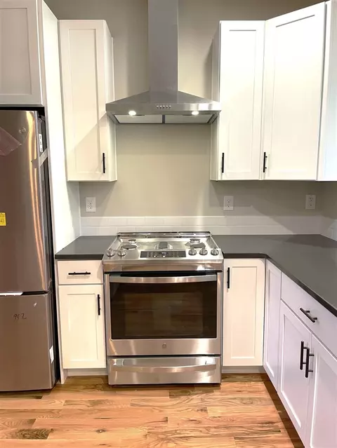 Kitchen - 14205 Wildwood, Harbert, MI 49115 photo 3 of 7