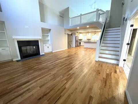 Living - 14205 Wildwood, Harbert, MI 49115 photo 2 of 5