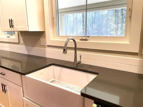 Kitchen - 14205 Wildwood, Harbert, MI 49115 photo 4 of 7