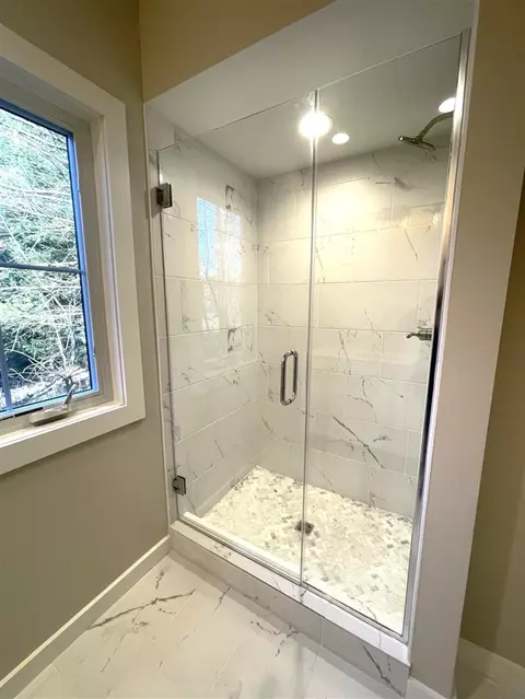 Bath - 14205 Wildwood, Harbert, MI 49115 photo 2 of 5