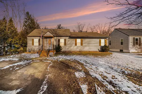 530 Park, Wayland, MI 49348