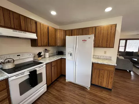 Kitchen - 9075 Ferris, Grant, MI 49327 photo 6 of 6