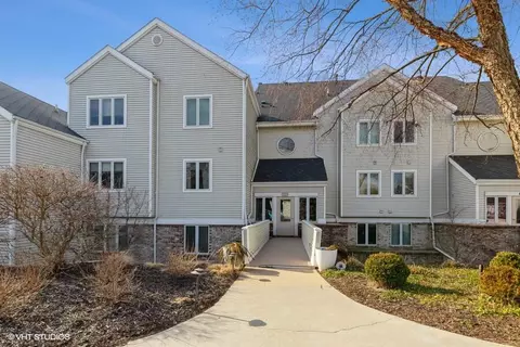 1806 Lakeshore #3, Saint Joseph, MI 49085
