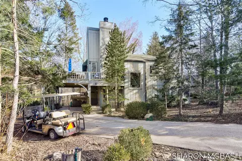 7183 Lakeview, South Haven, MI 49090