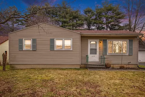 109 Northway, Augusta, MI 49012