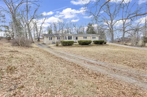 7805 Jefferson, Brooklyn, MI 49230