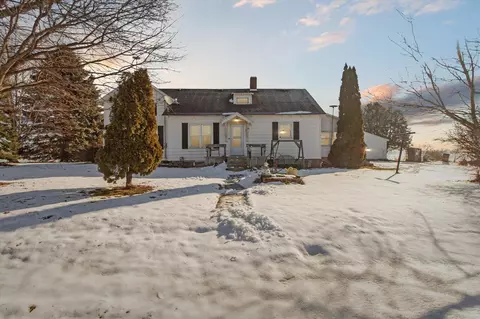 3022 E Coral, Edmore, MI 48829