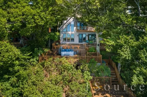 9185 Lakeshore, West Olive, MI 49460
