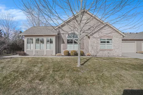 937 Bridge Crst, Ada, MI 49301