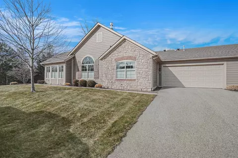 937 Bridge Crst, Ada, MI 49301 photo 2