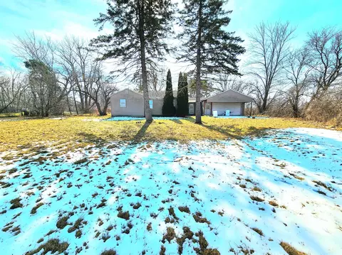 658 E Newberg, Pinconning, MI 48650 photo 3