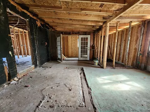 658 E Newberg, Pinconning, MI 48650 photo 6