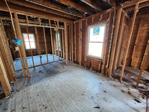 658 E Newberg, Pinconning, MI 48650 photo 9